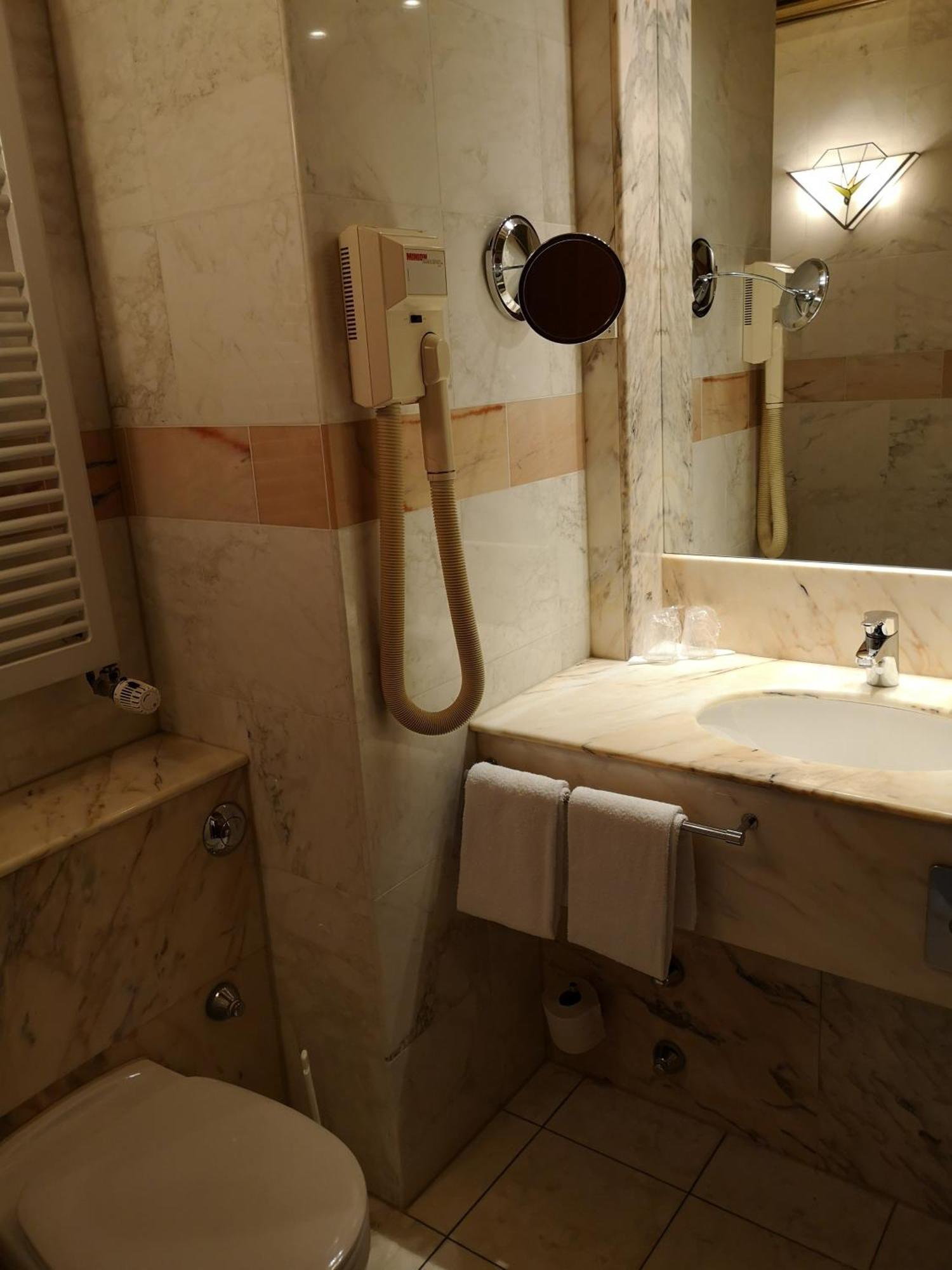 Hotel Am Blauen Wunder Dresde Habitación foto